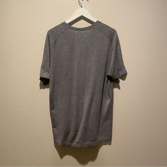 Lululemon Shirt Tech Movement Is‎ Medicine Activewear Gray Large Workout Running - Picture 7 of 12